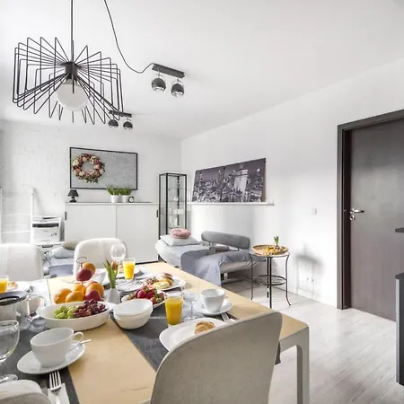 Apartment Flower Warschau